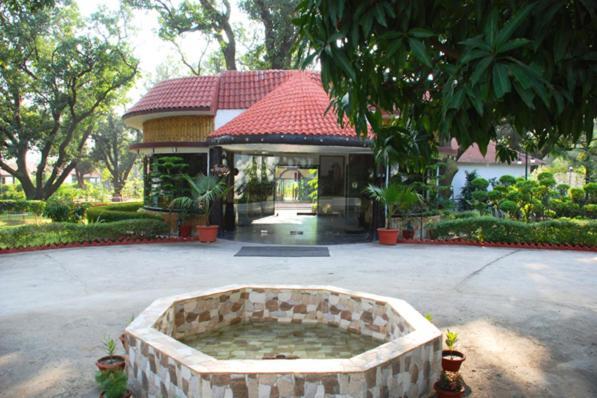 Corbett Leela Vilas Hotel Corbett National Park Bagian luar foto