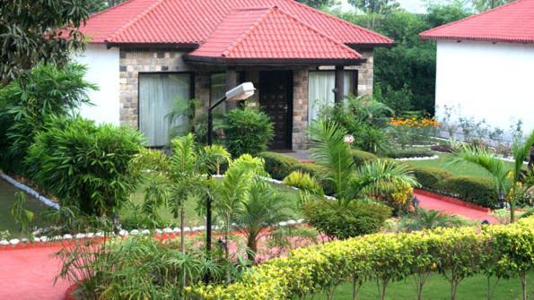 Corbett Leela Vilas Hotel Corbett National Park Bagian luar foto